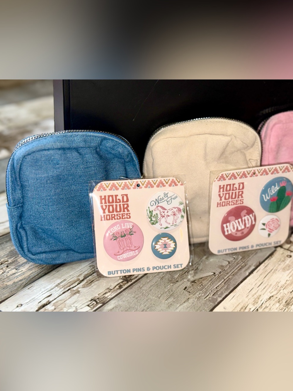 Button Pin & Pouch Set - Choose One !- NEW - Picture 4 of 5